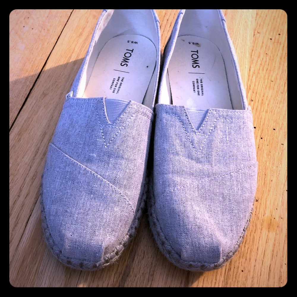 EUC TOMS Grey Chambray Espadrilles Size 8.5 😍